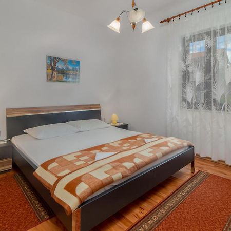 3 Bedroom Awesome Apartment In Novi Vinodolski Luaran gambar