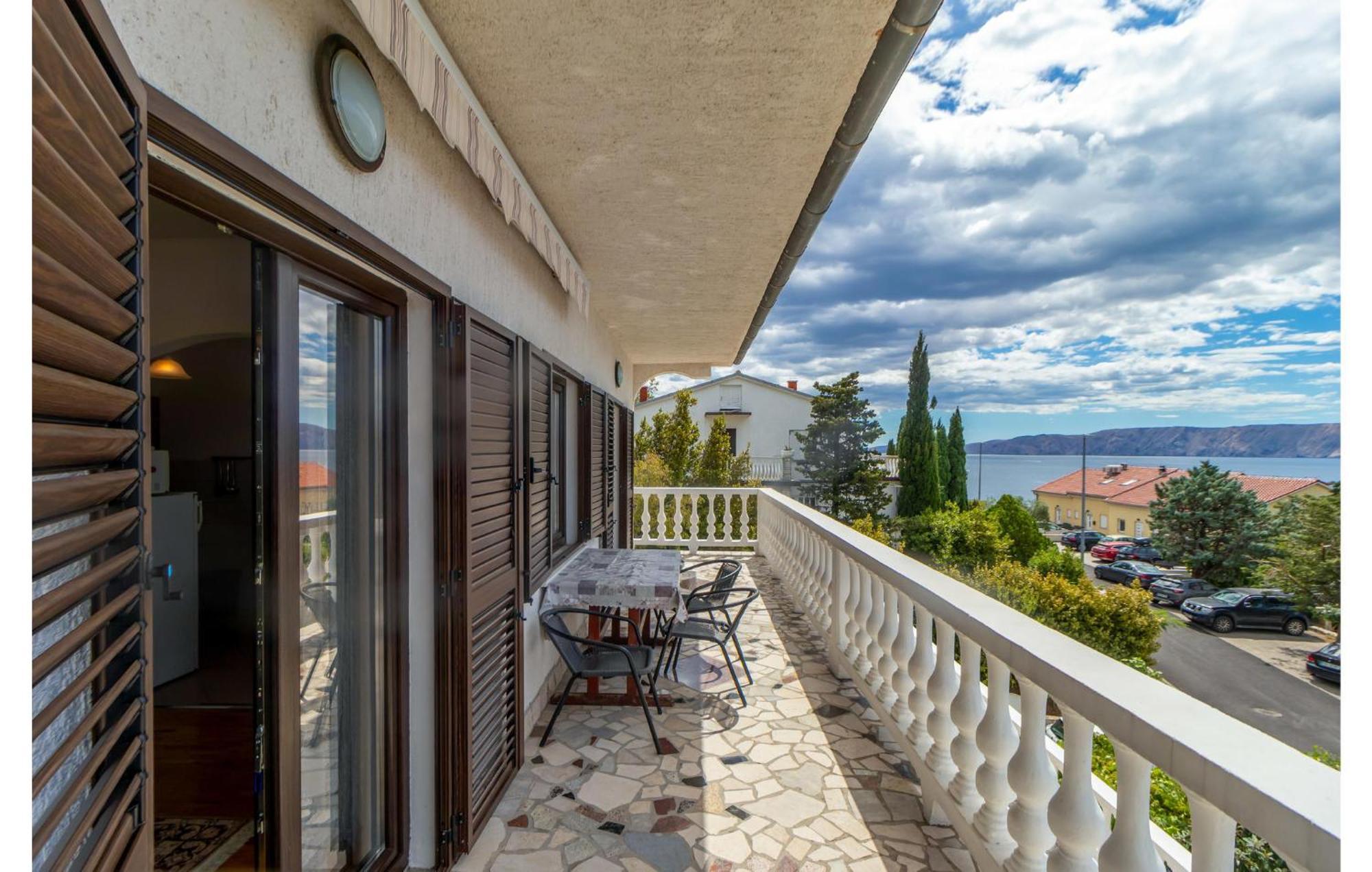 3 Bedroom Awesome Apartment In Novi Vinodolski Luaran gambar