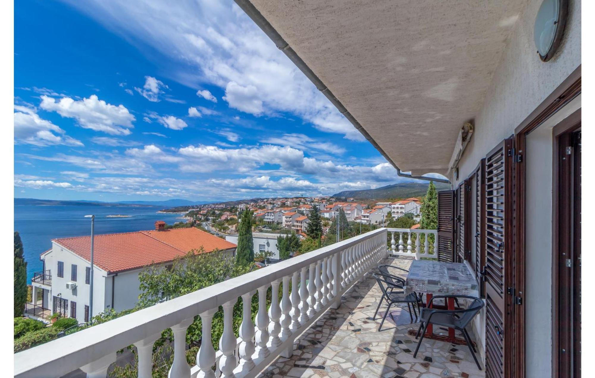 3 Bedroom Awesome Apartment In Novi Vinodolski Luaran gambar