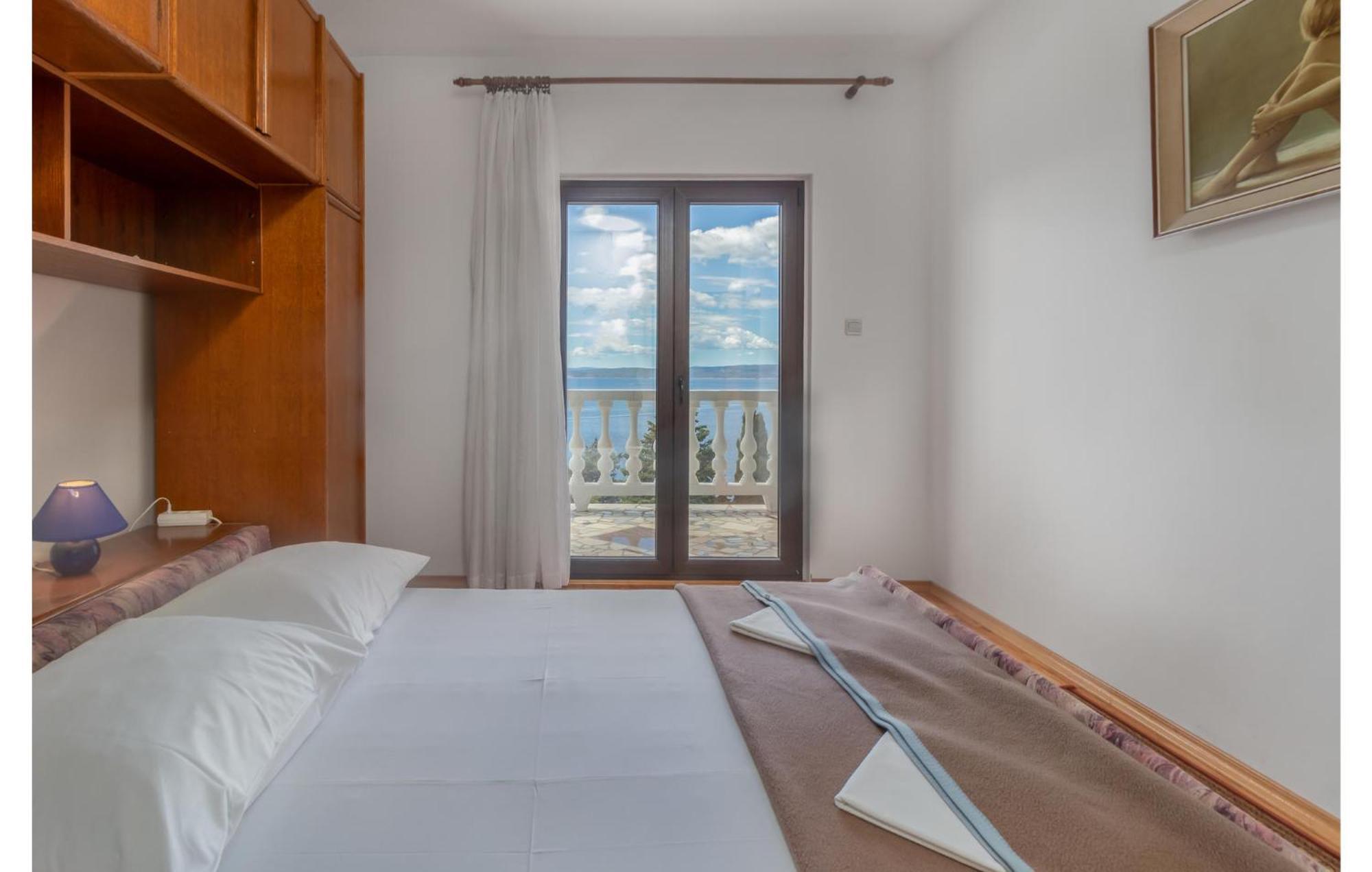 3 Bedroom Awesome Apartment In Novi Vinodolski Luaran gambar